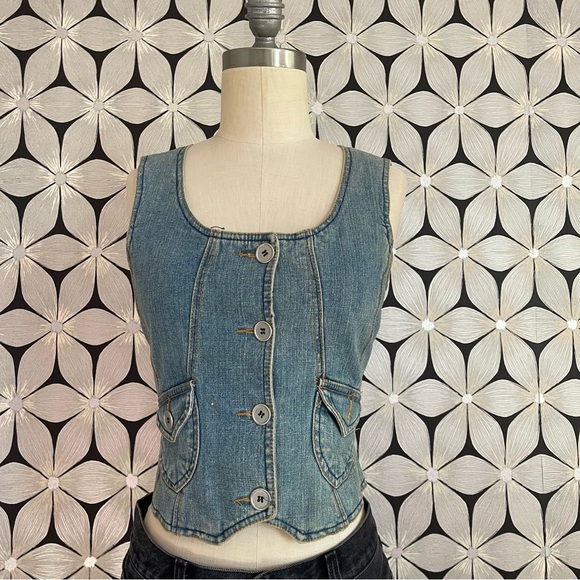 Vintage Crop Denim Vest - Picture 2 of 4